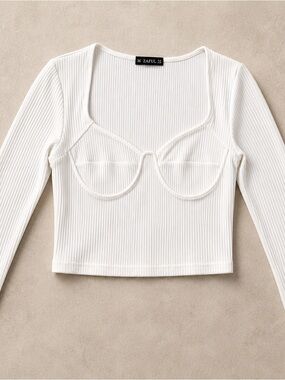 Zaful “Viral” White Corset-Style Long Sleeve Crop Top w/ Sweetheart Neckline